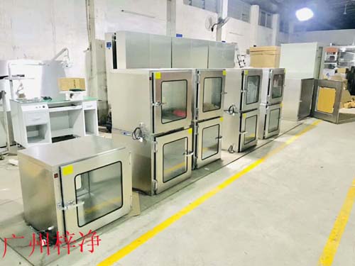 普通傳遞窗適用于對傳遞物品的衛(wèi)生要求不是特別高的場合，如一些非食品加工的工業(yè)環(huán)境。