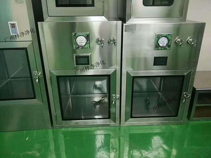 層流傳遞窗適用于需要隔離不同潔凈度級別的房間，如潔凈室與普通房間之間的連接、不同潔凈度級別潔凈室之間的連接等。