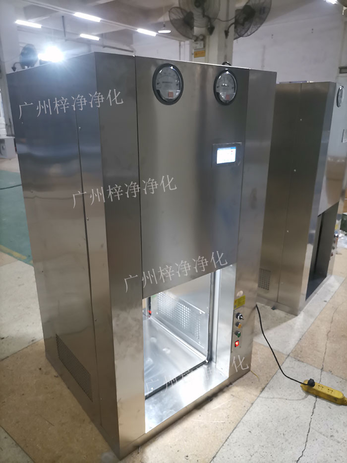 當傳遞窗與機器人連接時，機器人可以自動從傳遞窗中取出或放入物料，實現物料的自動傳遞。