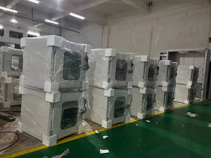 傳遞窗作為實驗室和潔凈室中的重要設(shè)備